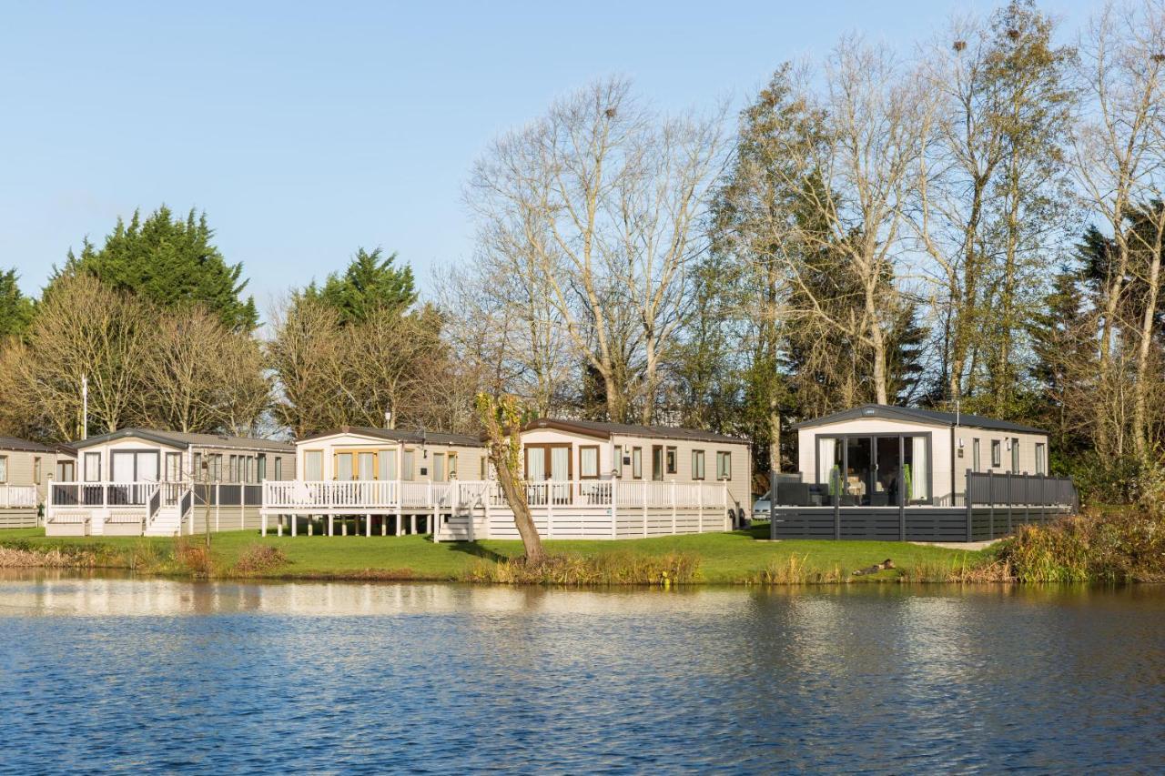 Villa Clearwater South Cerney Esterno foto