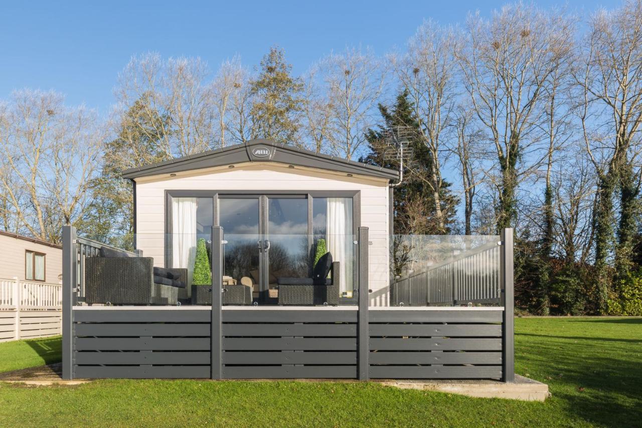 Villa Clearwater South Cerney Esterno foto