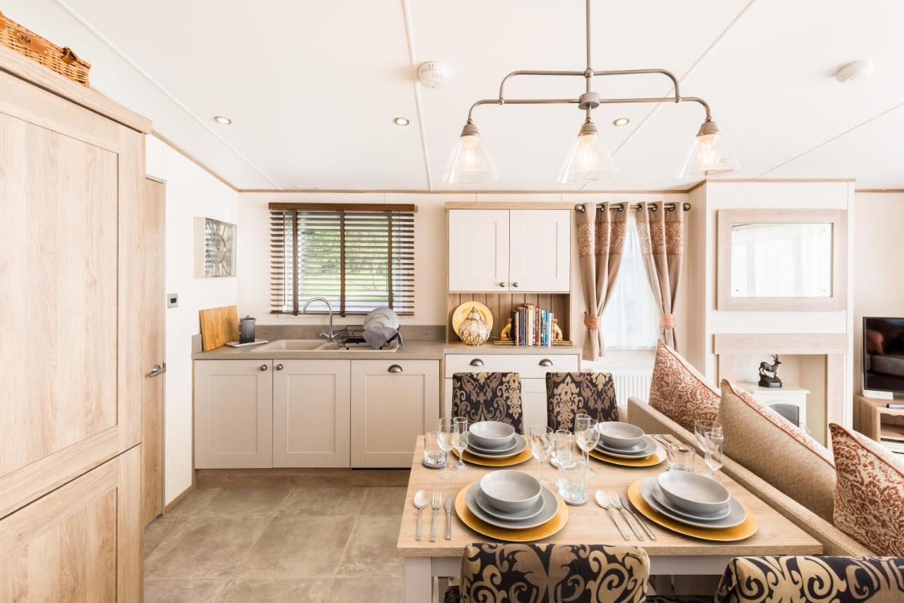 Villa Clearwater South Cerney Esterno foto