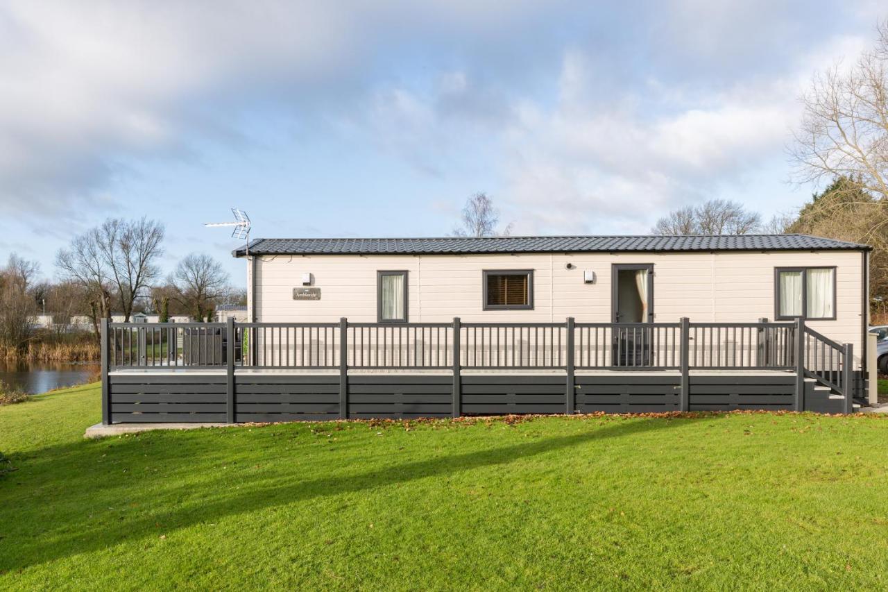 Villa Clearwater South Cerney Esterno foto
