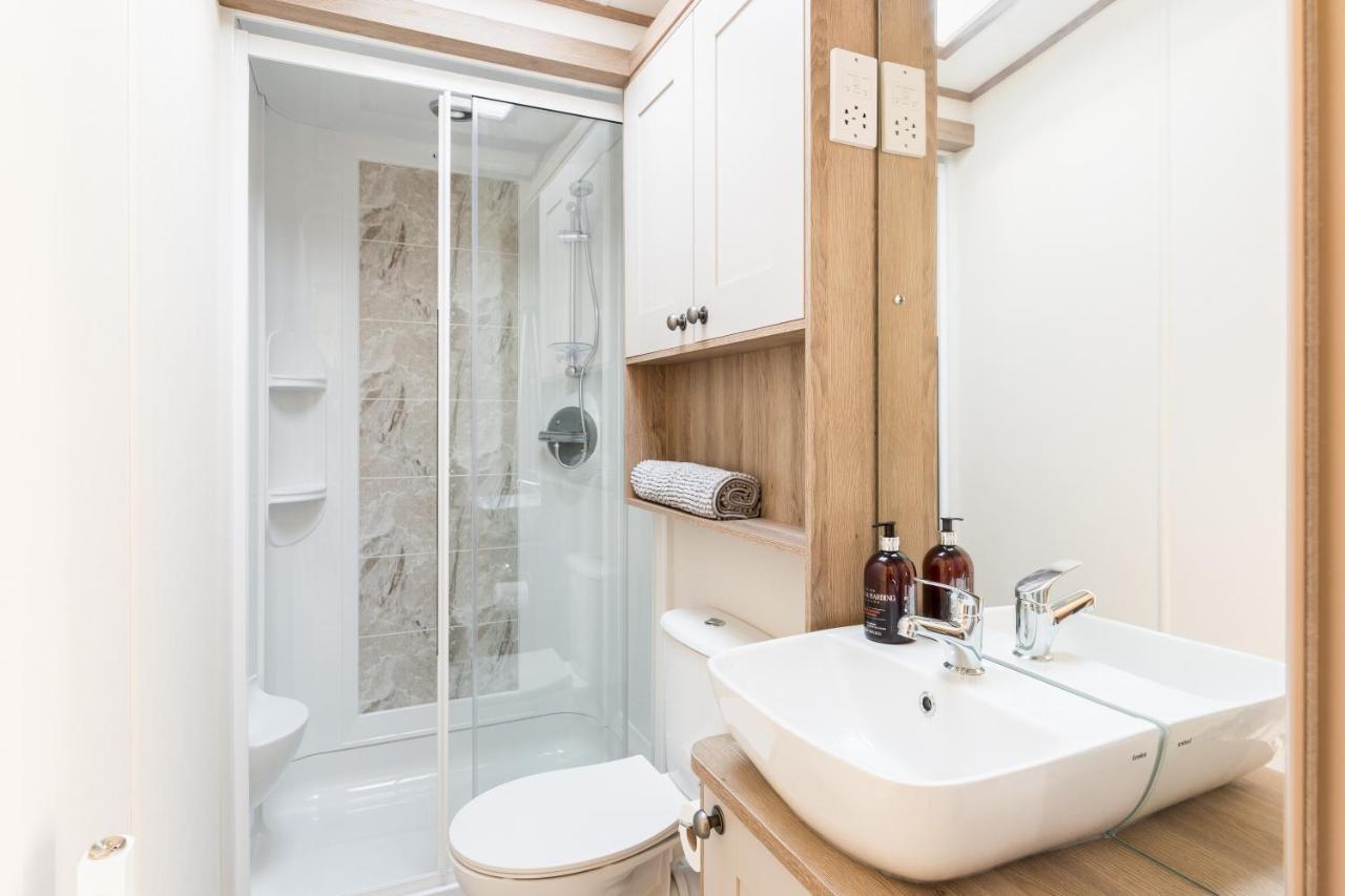 Villa Clearwater South Cerney Esterno foto