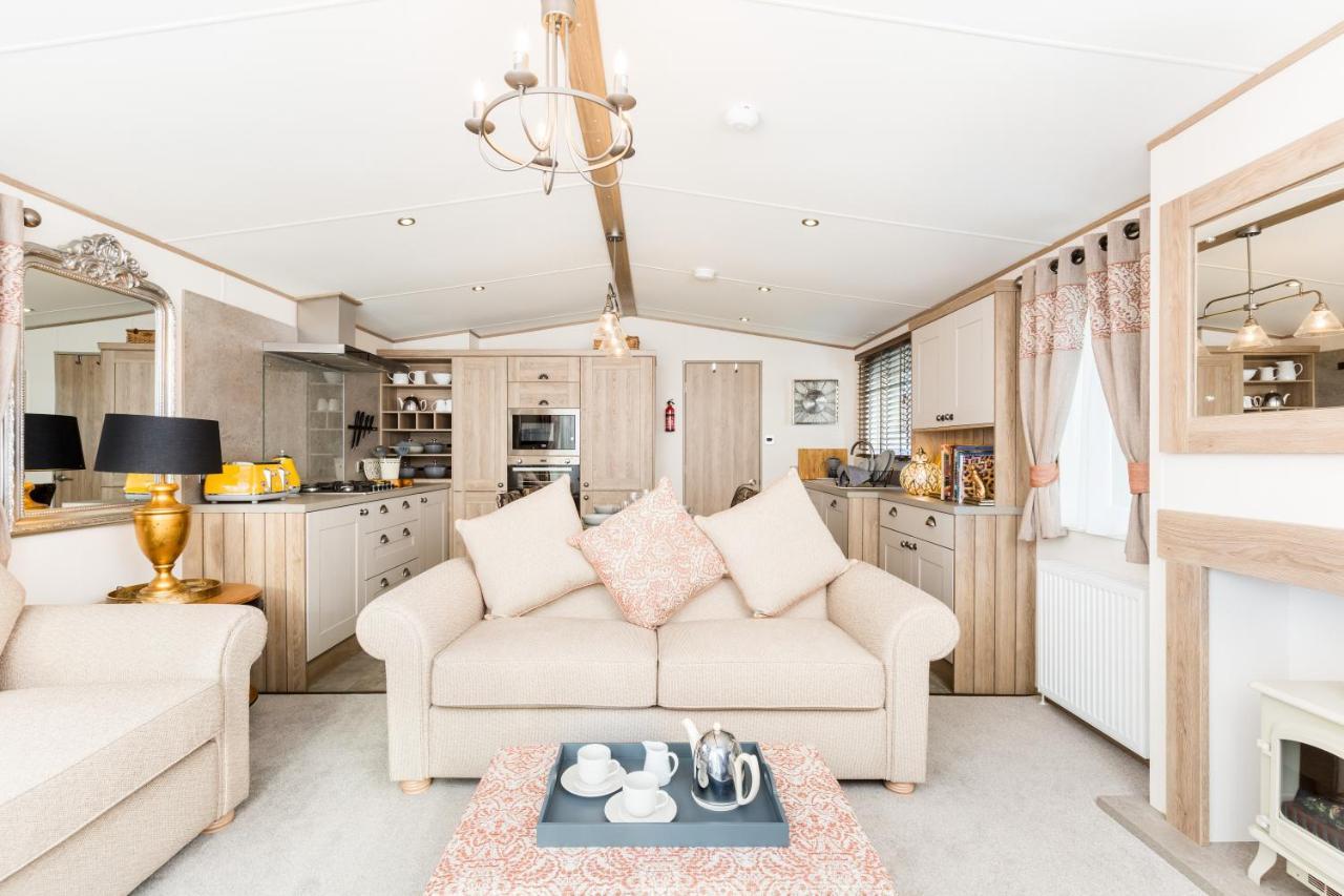 Villa Clearwater South Cerney Esterno foto