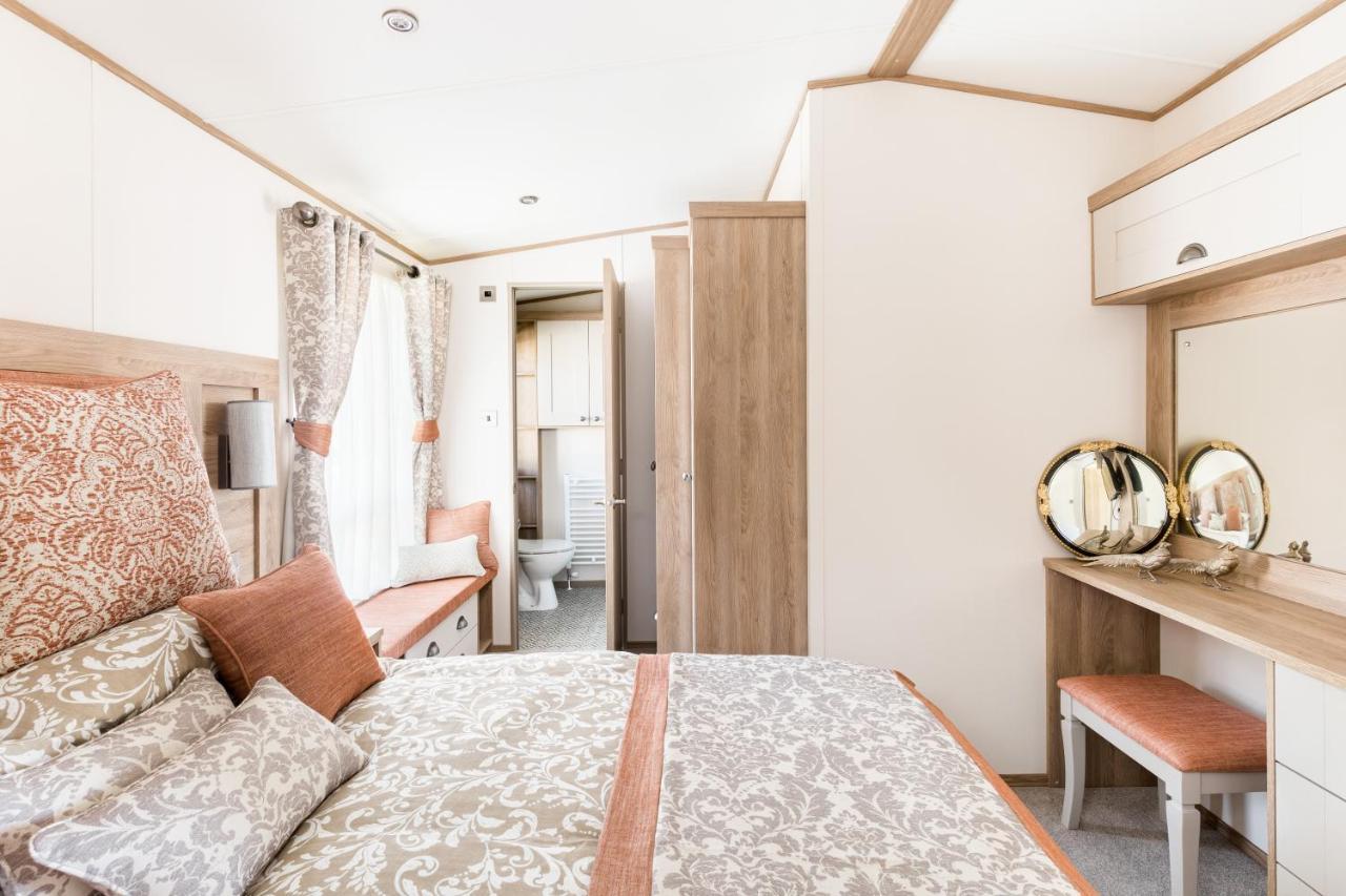 Villa Clearwater South Cerney Esterno foto