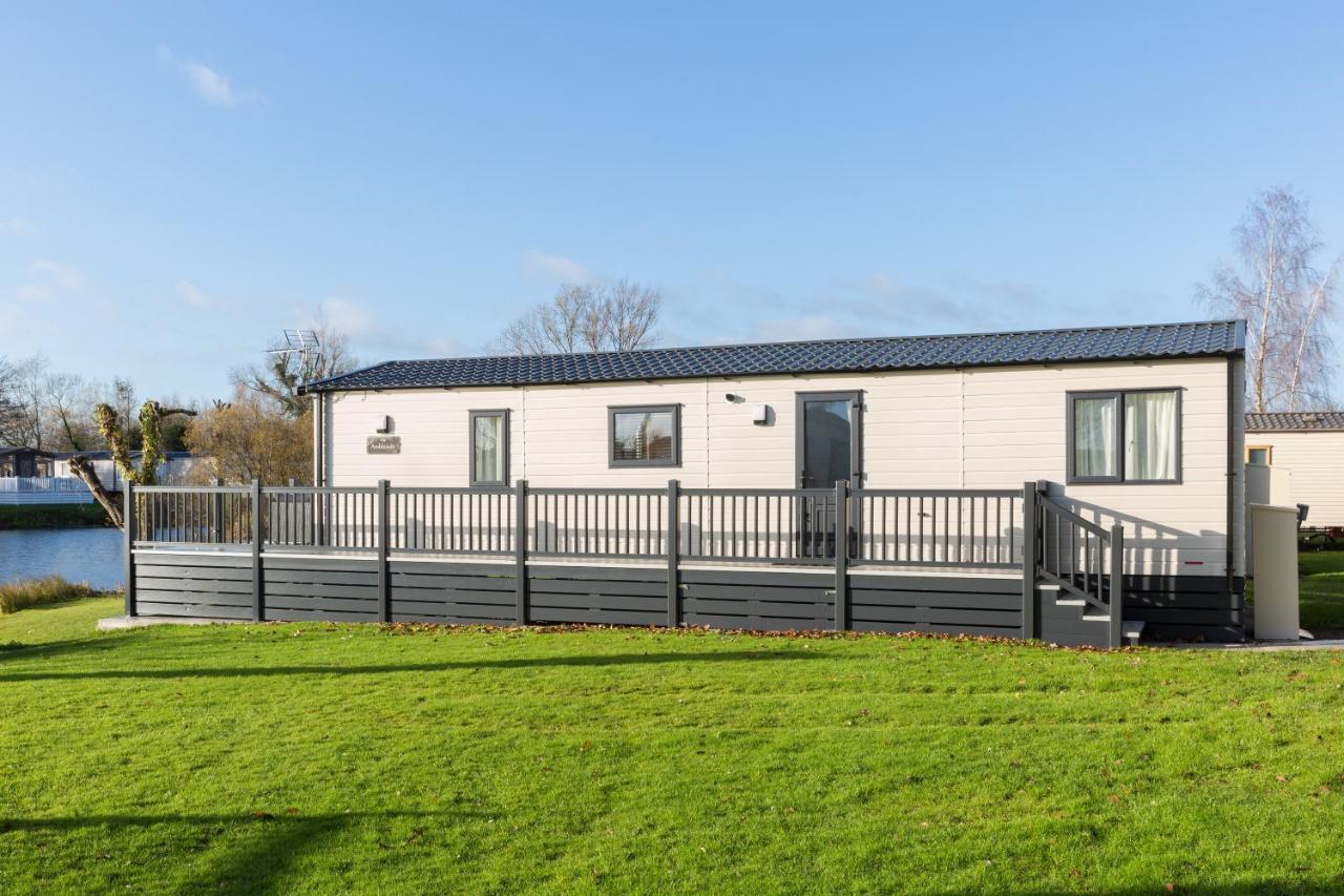 Villa Clearwater South Cerney Esterno foto