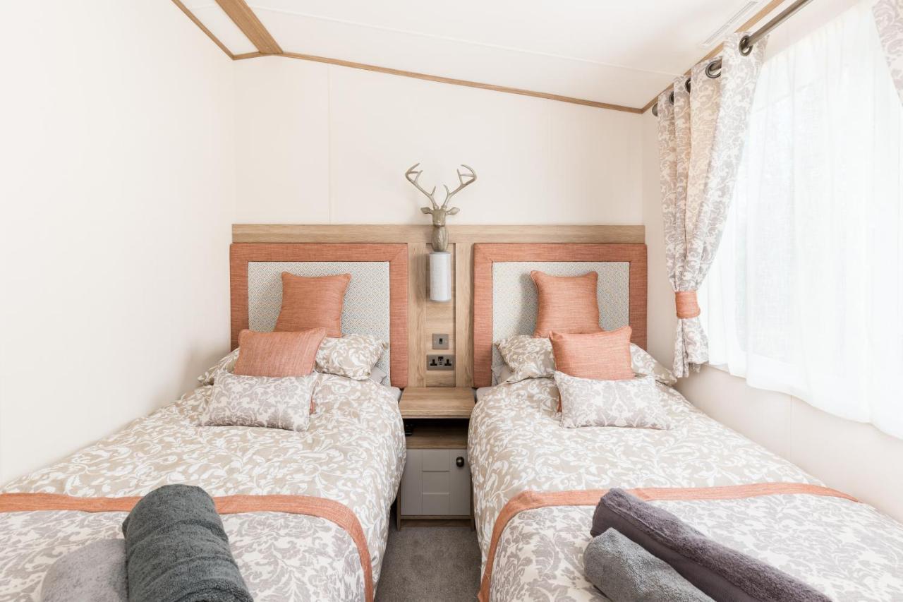 Villa Clearwater South Cerney Esterno foto