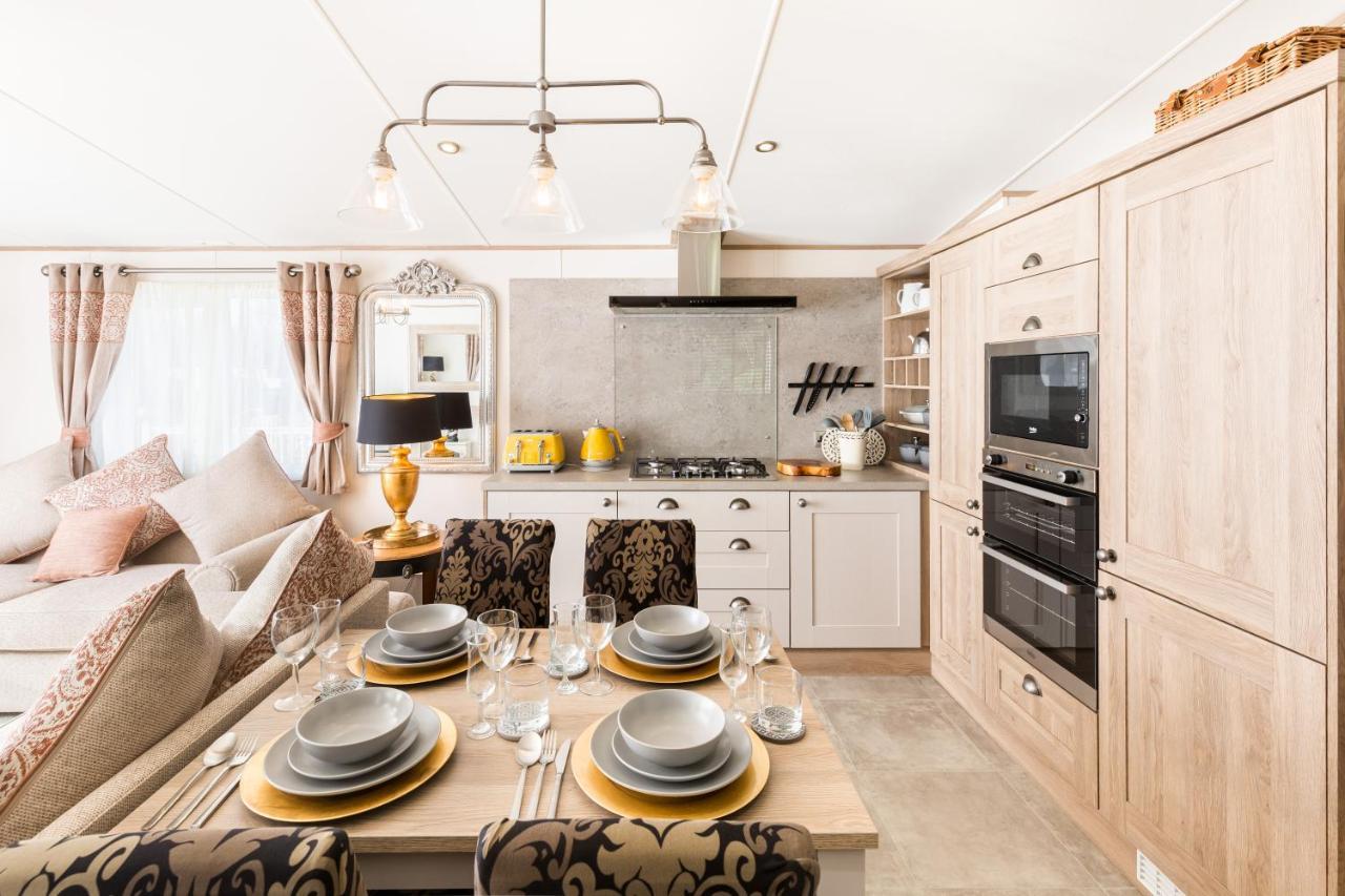 Villa Clearwater South Cerney Esterno foto