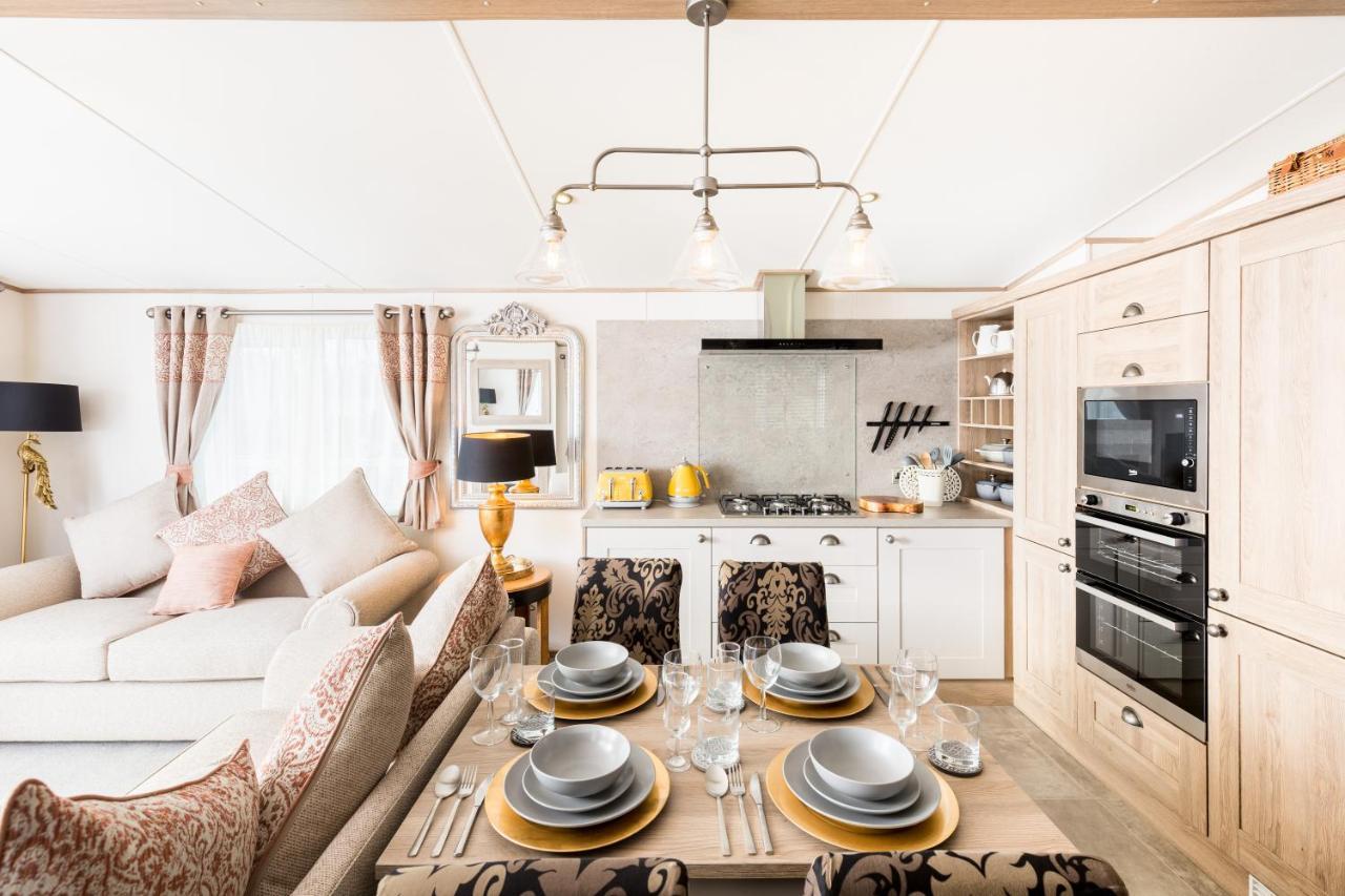 Villa Clearwater South Cerney Esterno foto