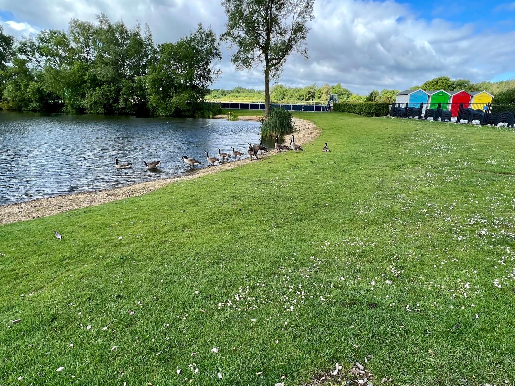 Villa Clearwater South Cerney Esterno foto